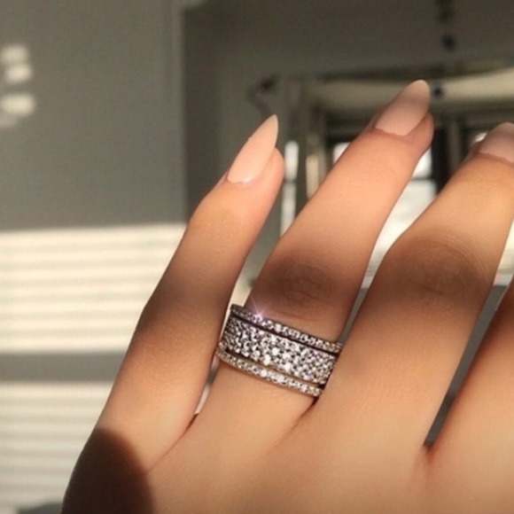 Wide Round Cut Sterling Silver Ring - Picture 3 of 5